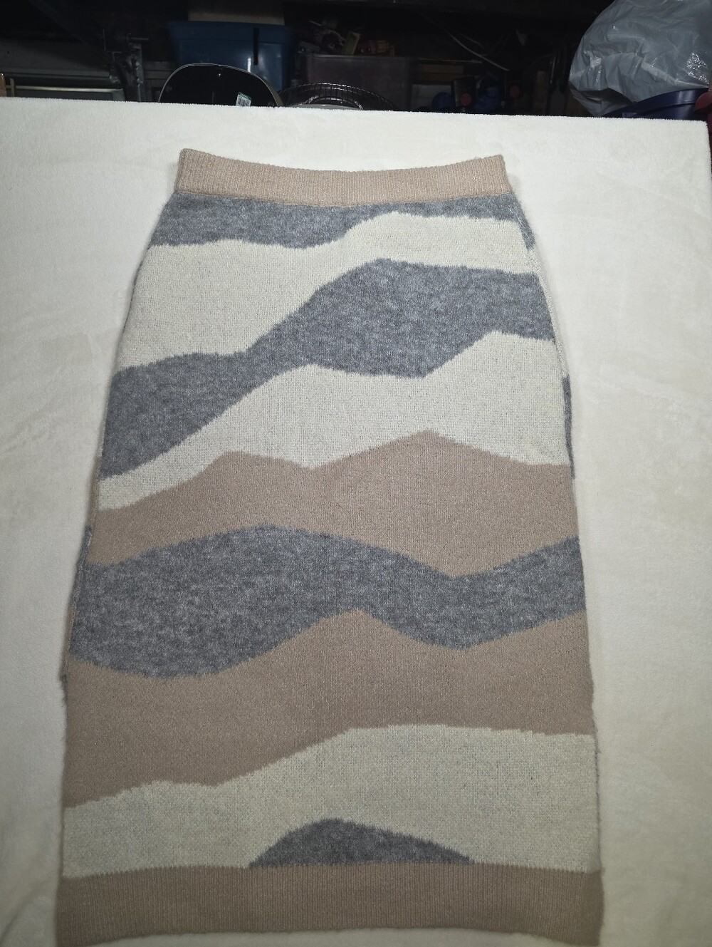 Line & Dot Wave Abstract Knit Midi Skirt Neutral Colorblock Elastic Waist M